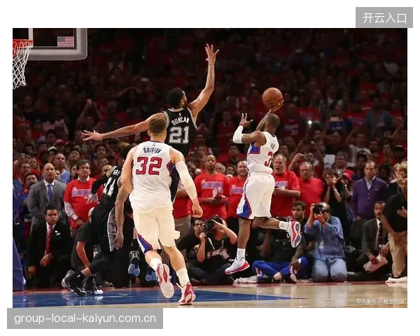 10月8日精彩对决：NBA季前热身赛之“战火燃烧，激情满场”